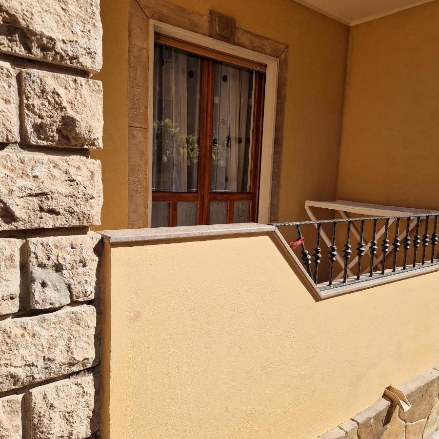 Appartamento Casa Vostra 博萨 外观 照片